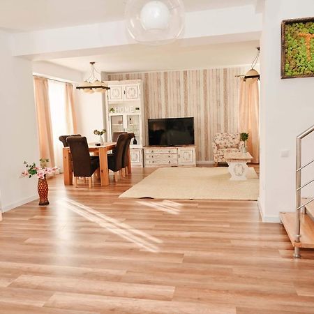 The View Penthouse Apartment Brasov Bagian luar foto